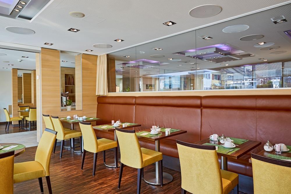 H+ Otel Zürih
