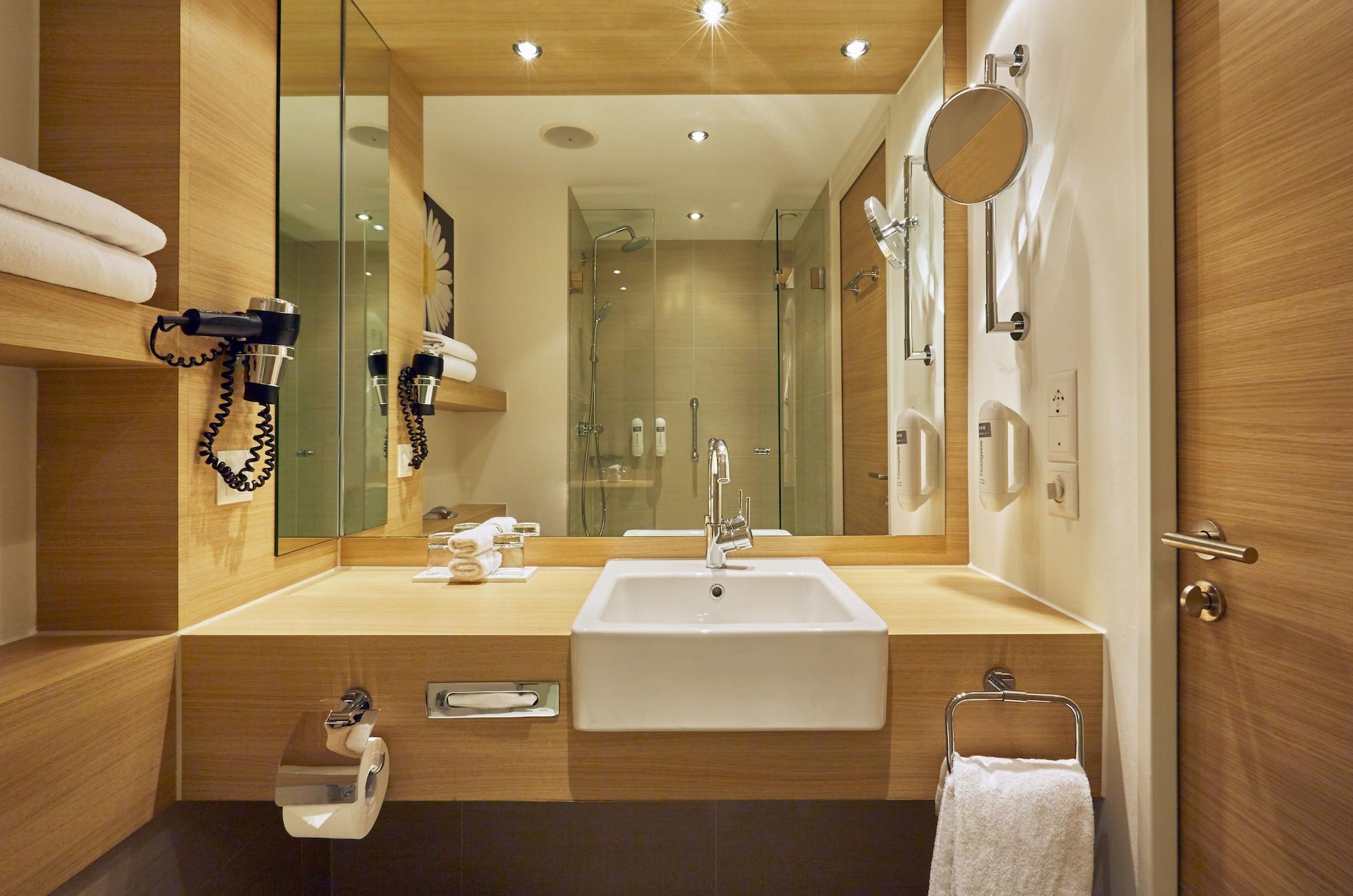H+ Otel 4*