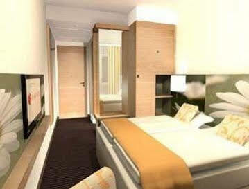 Otel H+